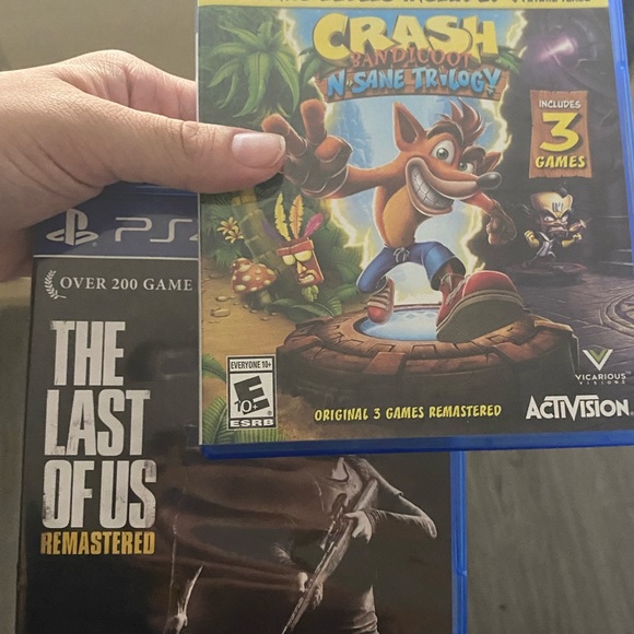 Slim PS4 1TB!! PlayStation console Great condition - Picture 2 of 3